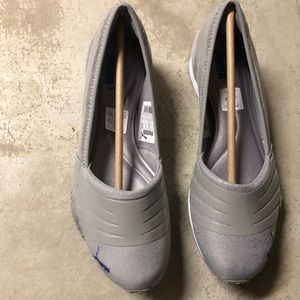 Puma women’s slip ons